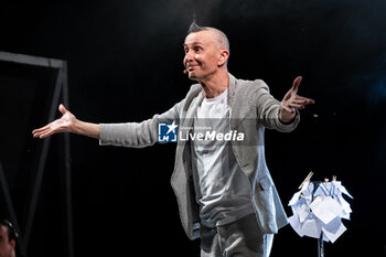 2024-06-26 - Arturo Brachetti performs live - ARTURO BRACHETTI - ARTURO RACCONTA BRACHETTI - THEATRE - SHOWS