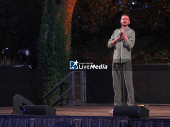 04/07/2024 - Luca Bizzarri - LUCA BIZZARRI -NON HANNO UN AMICO - TEATRO - SPETTACOLI