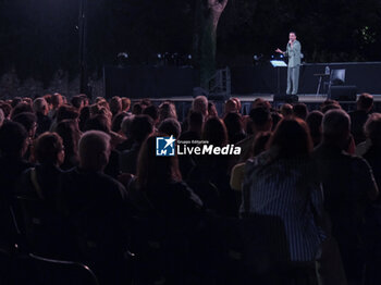 04/07/2024 - Luca Bizzarri - LUCA BIZZARRI -NON HANNO UN AMICO - TEATRO - SPETTACOLI