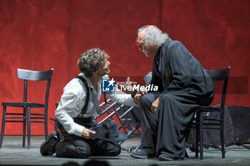 2024-07-05 - Francesco Montanari, Franco Branciaroli - AMLETO - REGIA DI DAVIDE SACCO - THEATRE - SHOWS