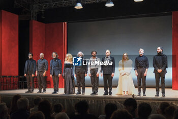 2024-07-05 - Francesco Montanari, Franco Branciaroli, Sara Bertela, Francesco Acquaroli, Gennaro Di Biase, Raffaele Ausiello, Amedeo Carlo Capitanelli, Matteo Cecchi, Flavio Francucci, Caterina Tieghi - AMLETO - REGIA DI DAVIDE SACCO - THEATRE - SHOWS