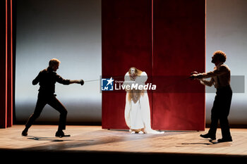 2024-07-05 - Francesco Montanari, Caterina Thieghi, Raffaele Ausiello - AMLETO - REGIA DI DAVIDE SACCO - THEATRE - SHOWS