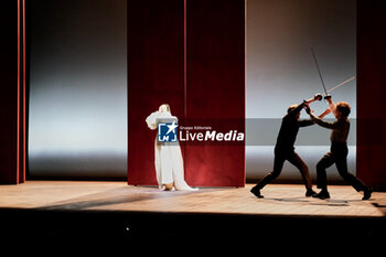 2024-07-05 - Francesco Montanari, Caterina Thieghi, Raffaele Ausiello - AMLETO - REGIA DI DAVIDE SACCO - THEATRE - SHOWS