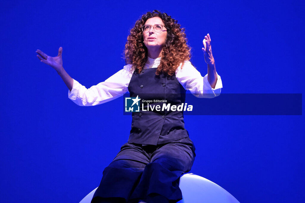 TERESA MANNINO - IL GIAGUARO MI GUARDA STORTO - THEATRE - SHOWS