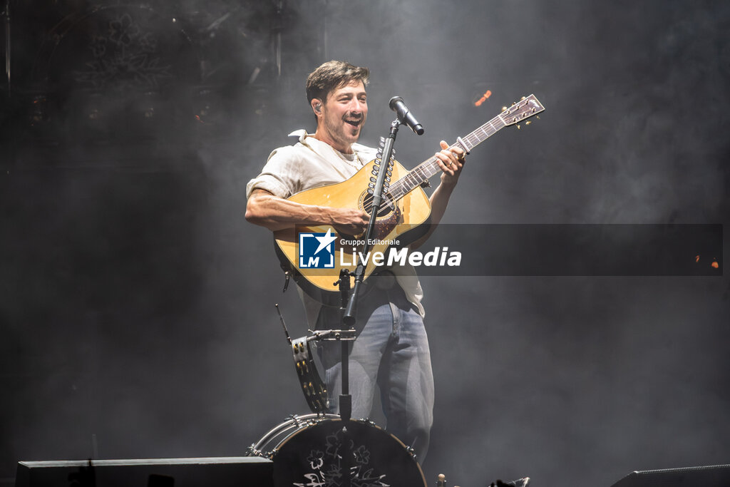 Mumford & Sons - CONCERTS - MUSIC BANDS