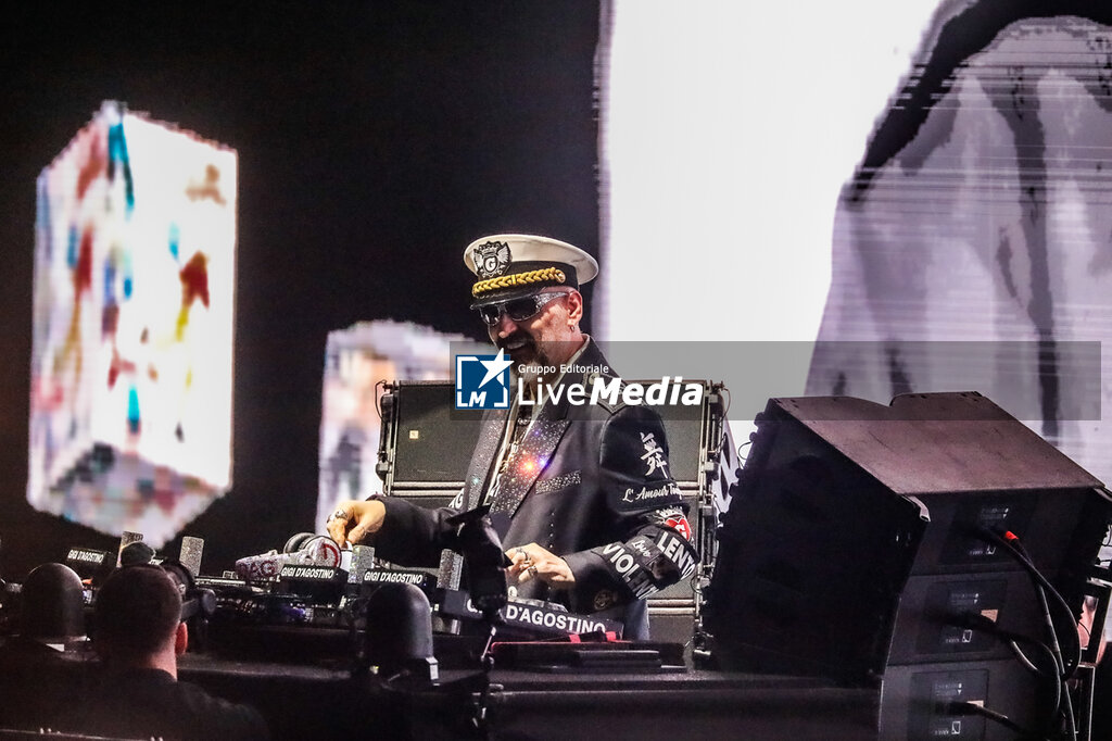 The italian deejay GIGI D'AGOSTINO during the concert in Turin - CONCERTS - ITALIAN ARTIST