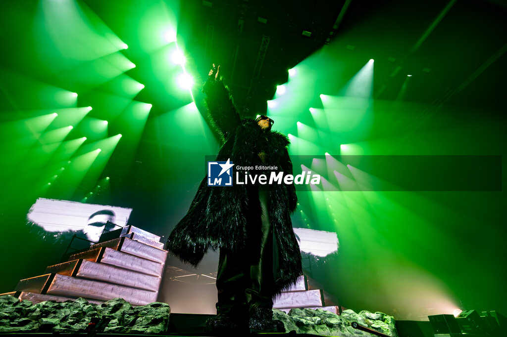 Sfera Ebbasta - Tour 2025 - CONCERTS - ITALIAN ARTIST