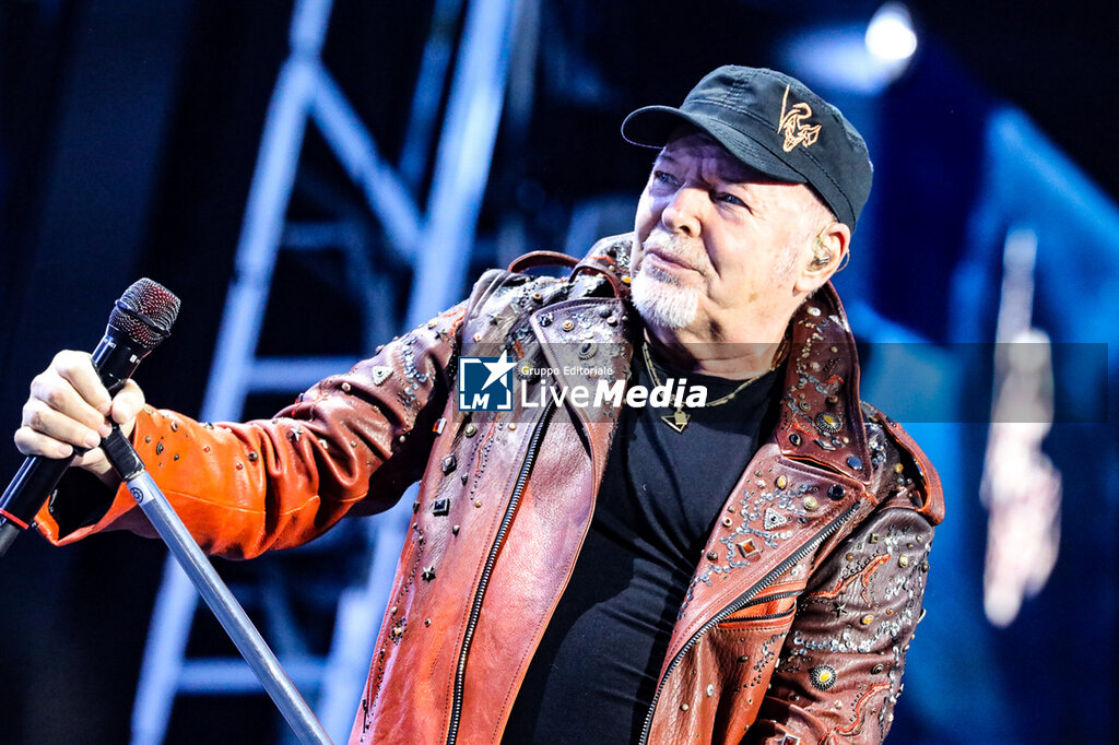 VASCO ROSSI TORINO - CONCERTS - SINGERS AND ARTISTS