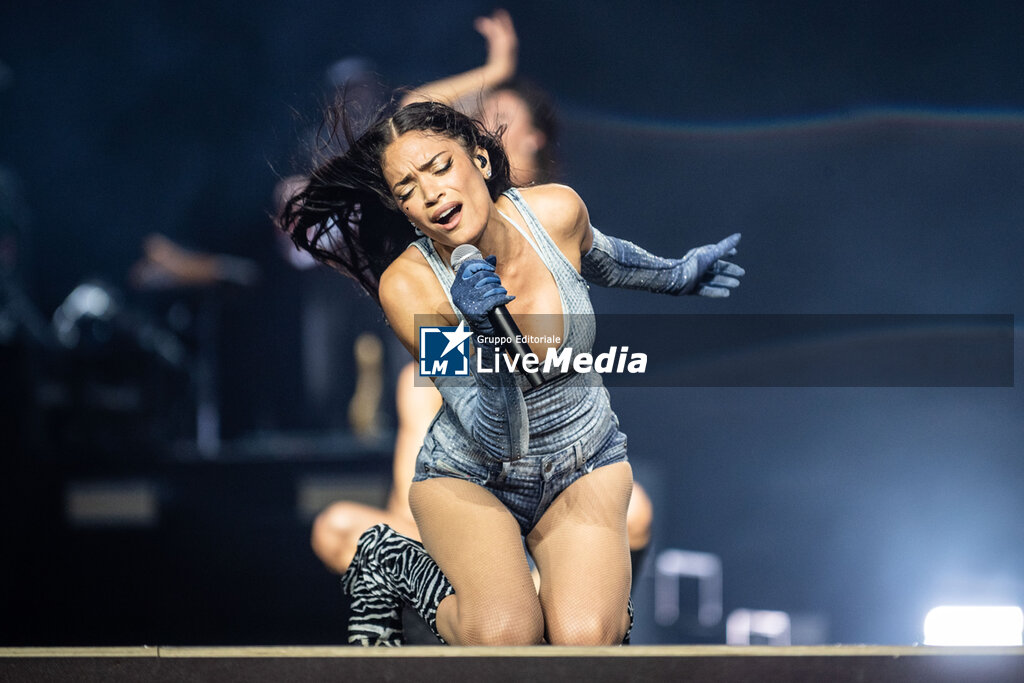 Elodie - The Stadium Show - CONCERTS - SINGERS AND ARTISTS