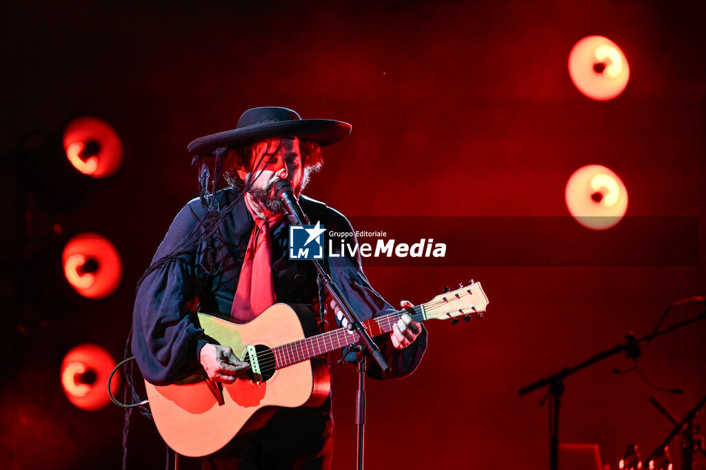 Vinicio Capossela - SIRENE TOUR - CONCERTI - CANTANTI E ARTISTI
