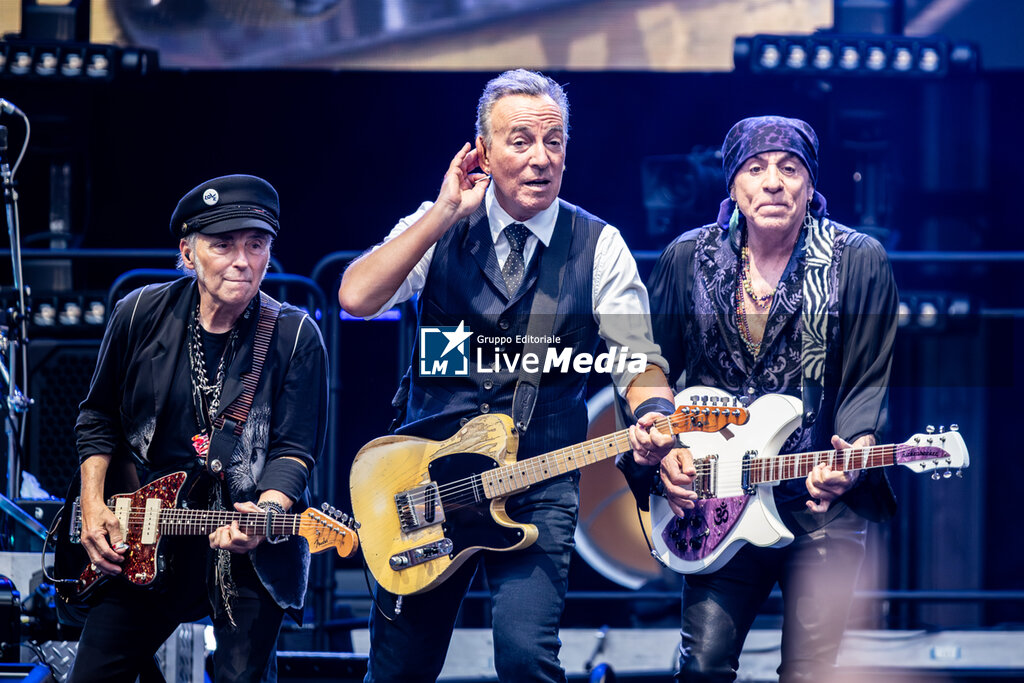 Bruce Springsteen - The Land of Hope and Dreams Tour - CONCERTS - SINGERS AND ARTISTS