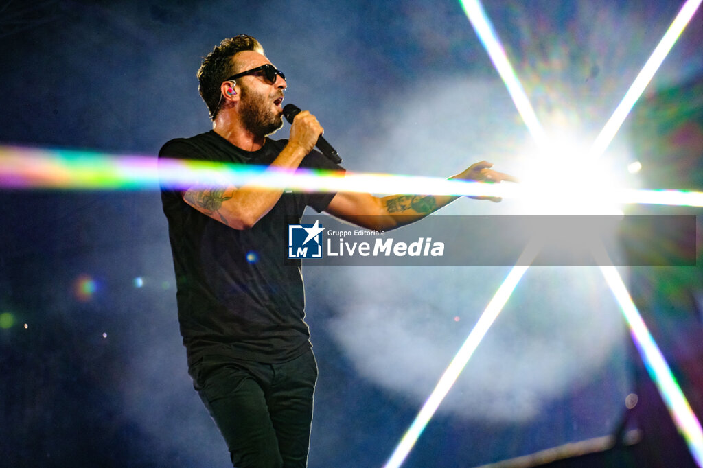 Cesare Cremonini - Cremonini Live25 - CONCERTS - SINGERS AND ARTISTS
