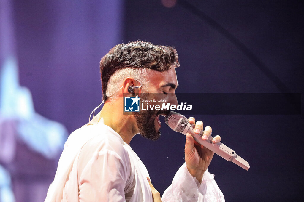 MENGONI NEGLI STADI - CONCERTS - SINGERS AND ARTISTS