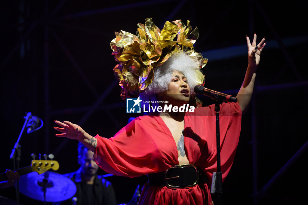 Lady Blackbird - CONCERTS - SINGERS AND ARTISTS