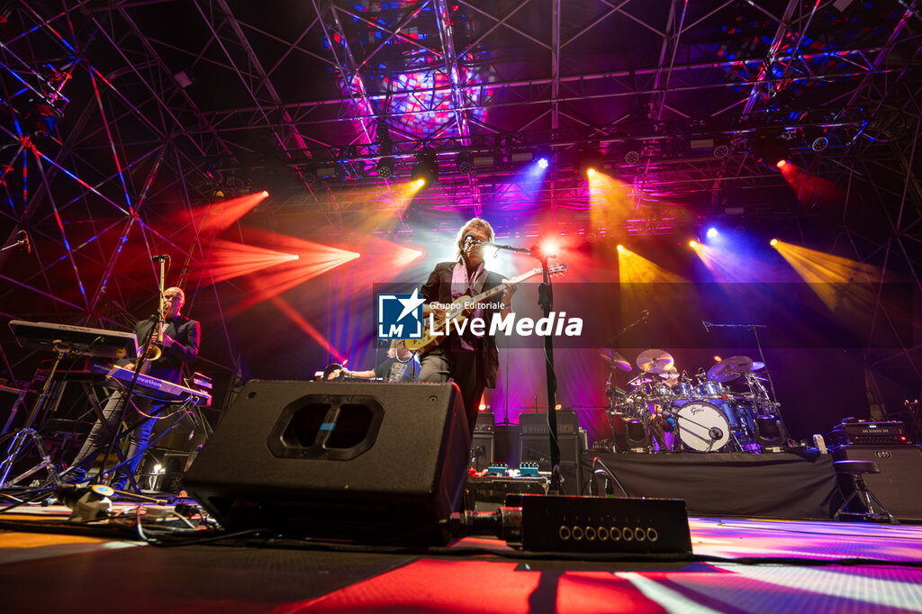 Steve Hackett - Genesis European Tour 2025 - CONCERTS - SINGERS AND ARTISTS