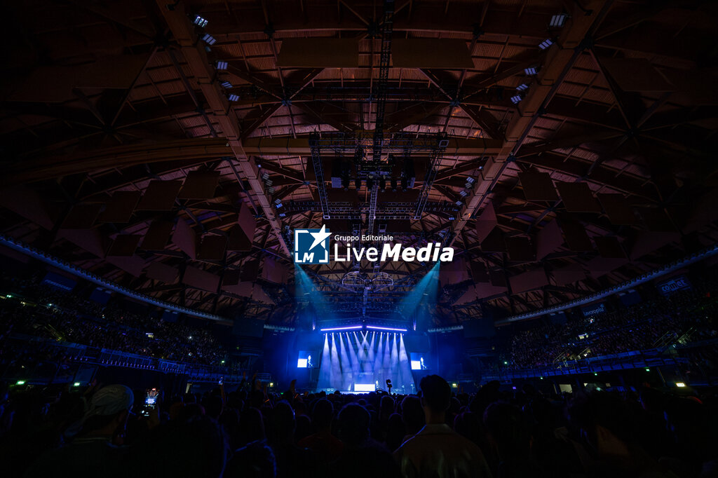 Becky Hill Live (opening act Katy Perry) - CONCERTS - SINGERS AND ARTISTS