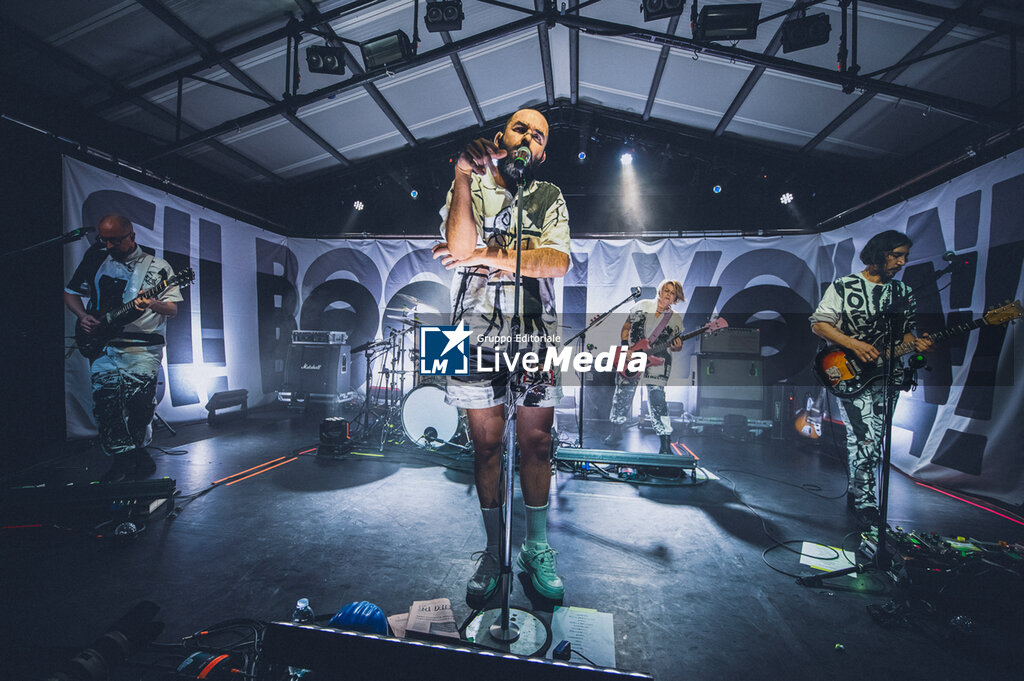 SI! BOOM! VOILÀ! -Club Tour 2026 - CONCERTS - MUSIC BANDS