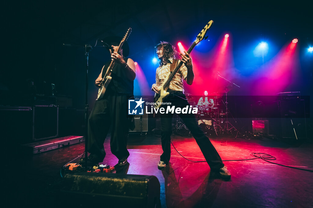 HIGH FADE - Unsigned & Dangerous Tour 2026 - CONCERTS - MUSIC BANDS