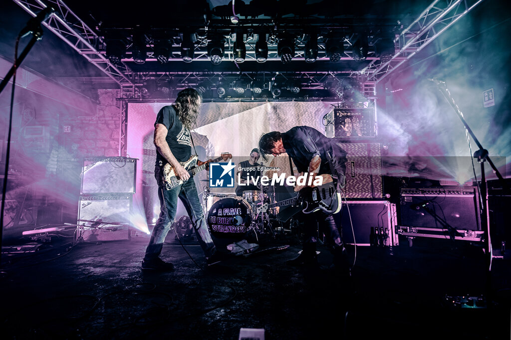 A PLACE TO BURY STRANGERS - RARE AND DEADLY TOUR 2026 - CONCERTS - MUSIC BANDS