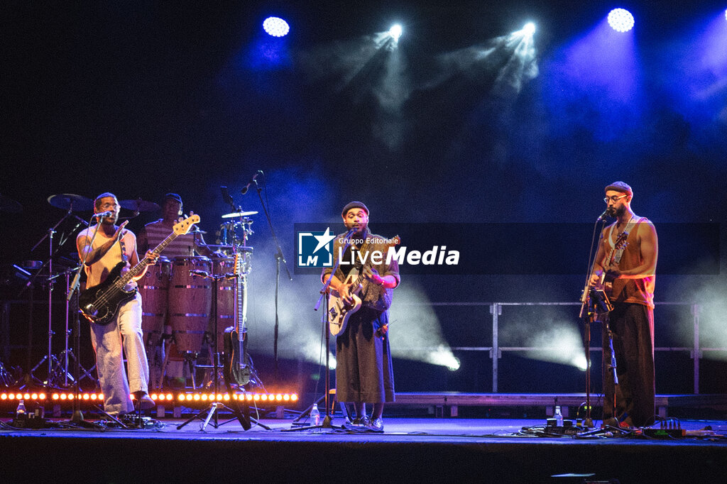 Gilsons  - CONCERTS - MUSIC BANDS