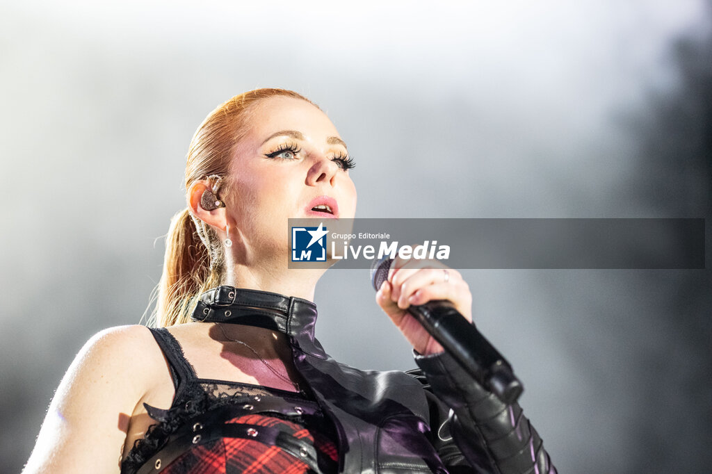 t.A.T.u. - Return of the Legend - CONCERTS - MUSIC BANDS
