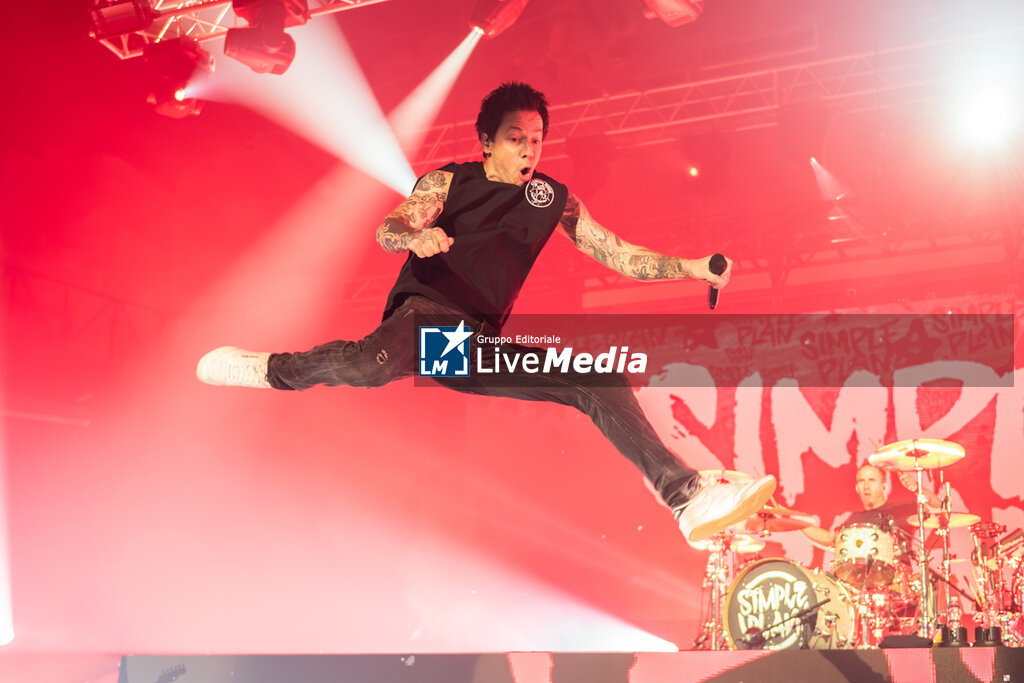 Simple Plan - Bigger Than You Think! Europe Tour 2026 - CONCERTS - MUSIC BANDS