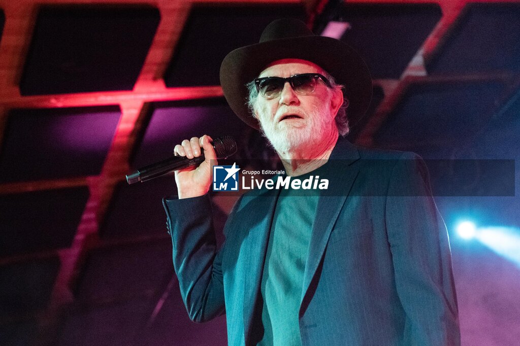 Francesco De Gregori - CONCERTS - SINGERS AND ARTISTS