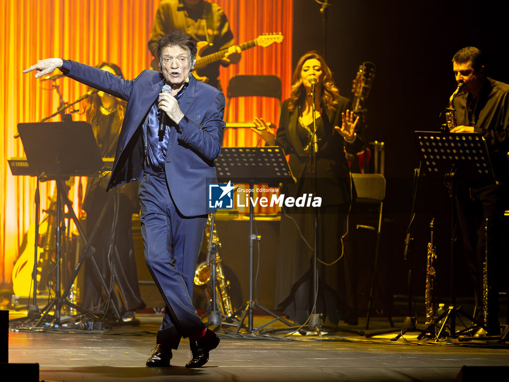 Massimo Ranieri - Tutti i sogni ancora in volo - CONCERTS - SINGERS AND ARTISTS