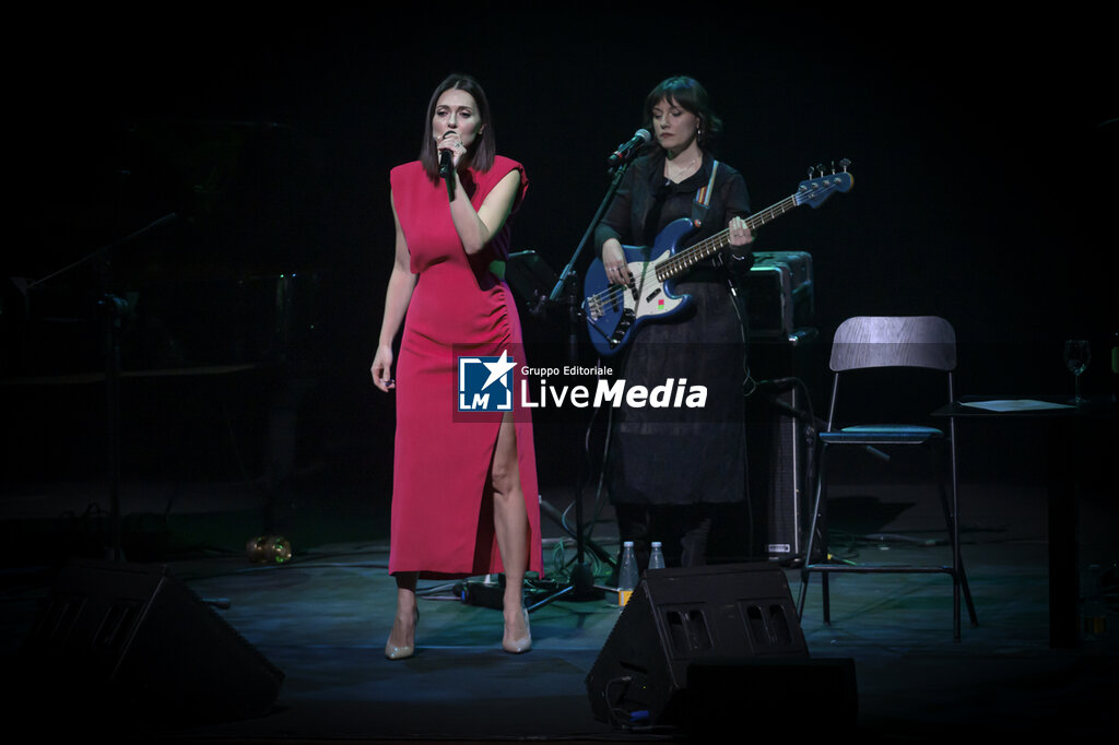 Simona Molinari - La donna è mobile - CONCERTS - SINGERS AND ARTISTS