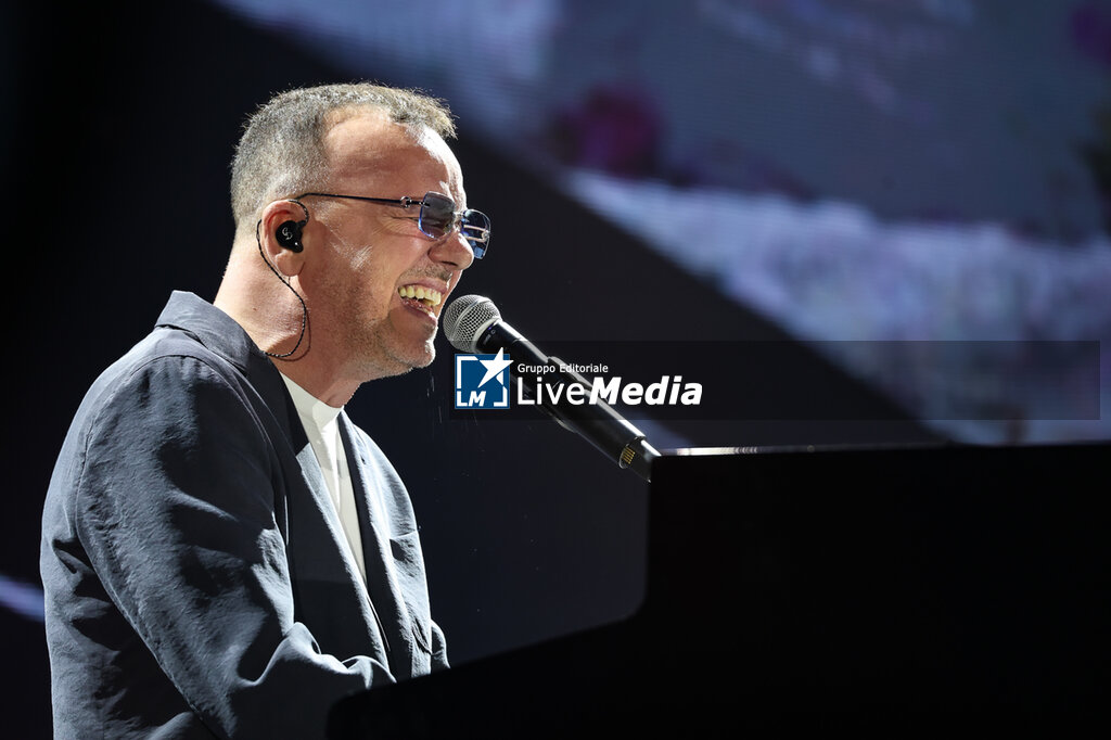 GIGI D'ALESSIO - CONCERTS - SINGERS AND ARTISTS