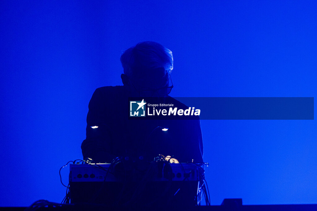 Sound Illusion - CONCERTS - SINGERS AND ARTISTS