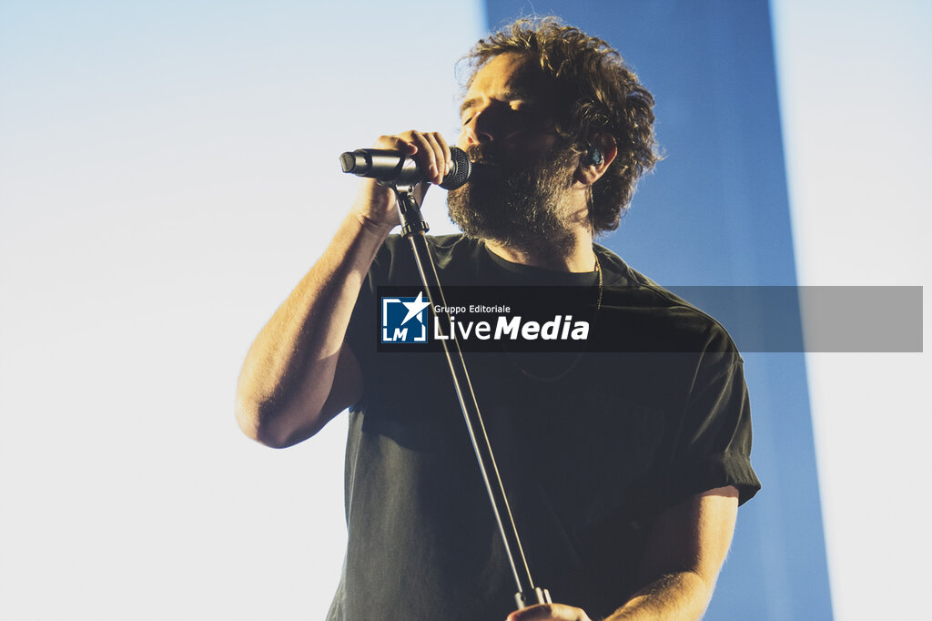 Tommaso Paradiso Palasport 2026 - CONCERTS - SINGERS AND ARTISTS