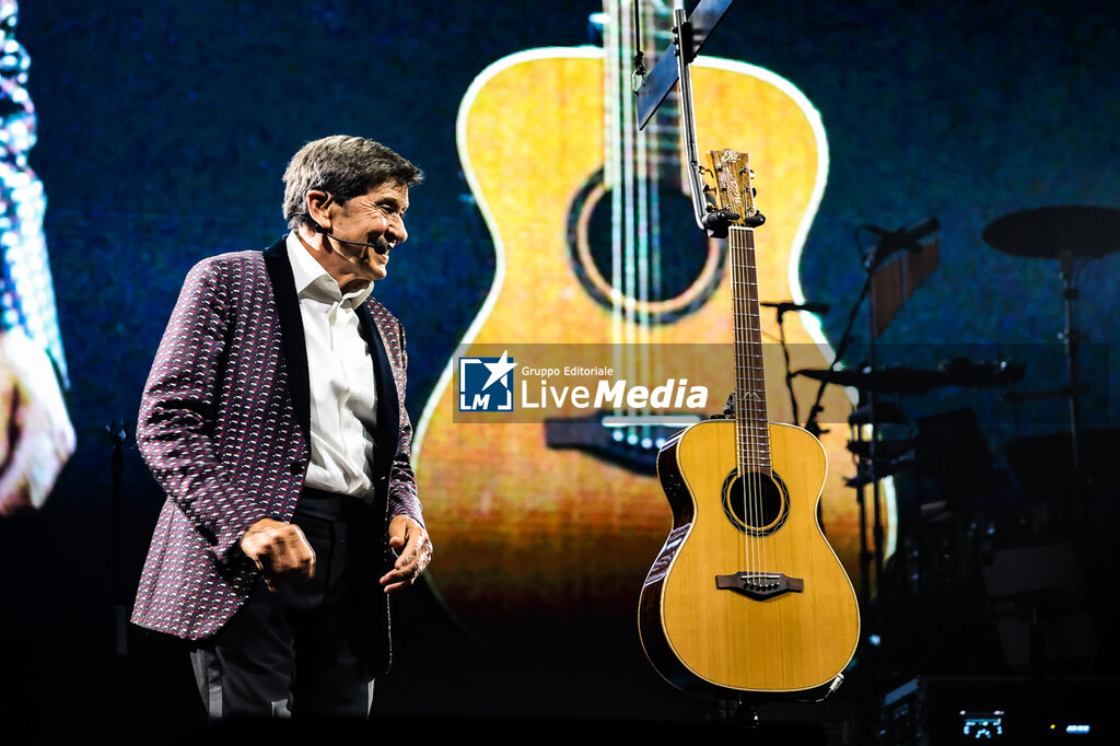 GIANNI MORANDI - INALPI ARENA TORINO - CONCERTS - SINGERS AND ARTISTS