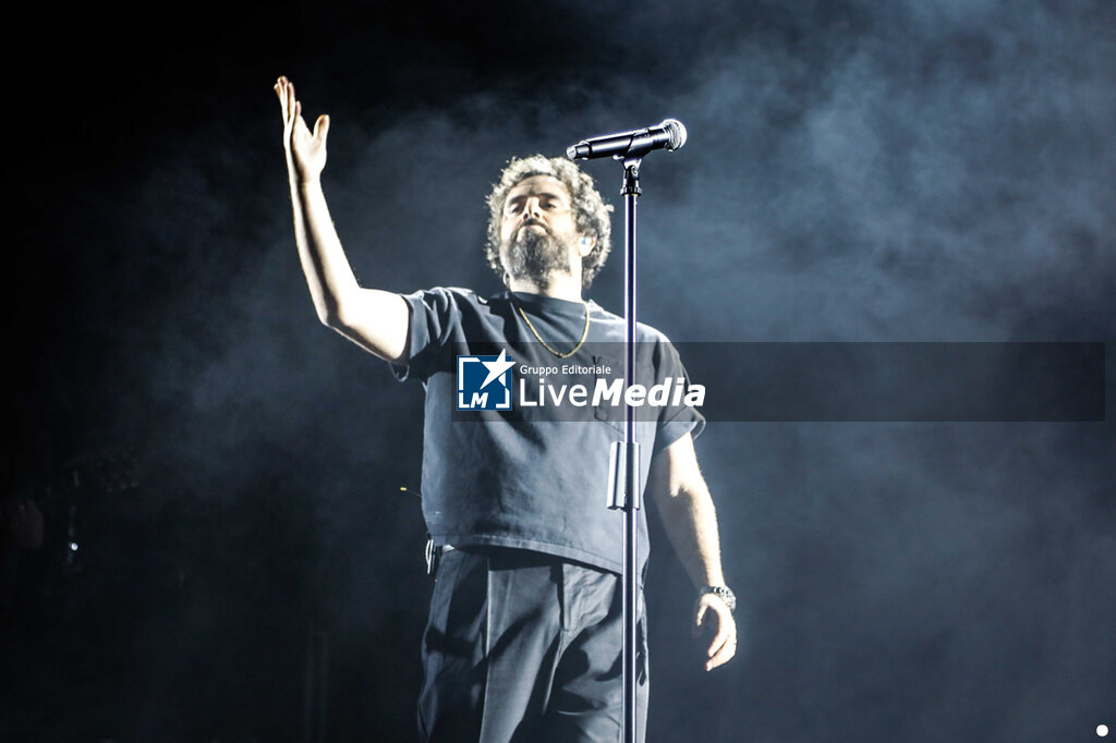 Tommaso Paradiso - CONCERTS - SINGERS AND ARTISTS