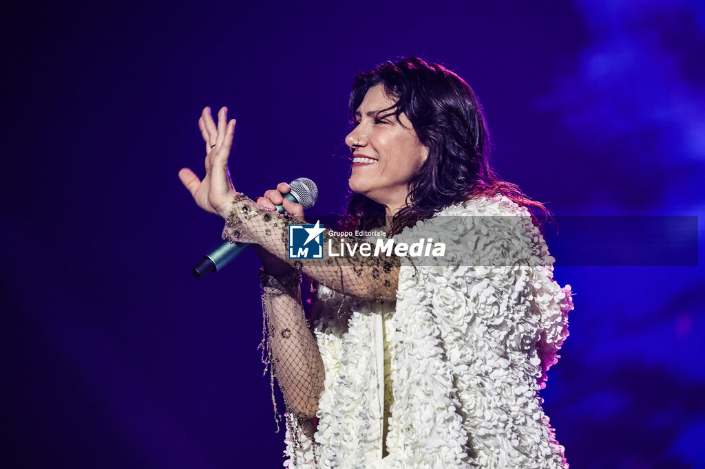 ELISA  - CONCERTS - SINGERS AND ARTISTS