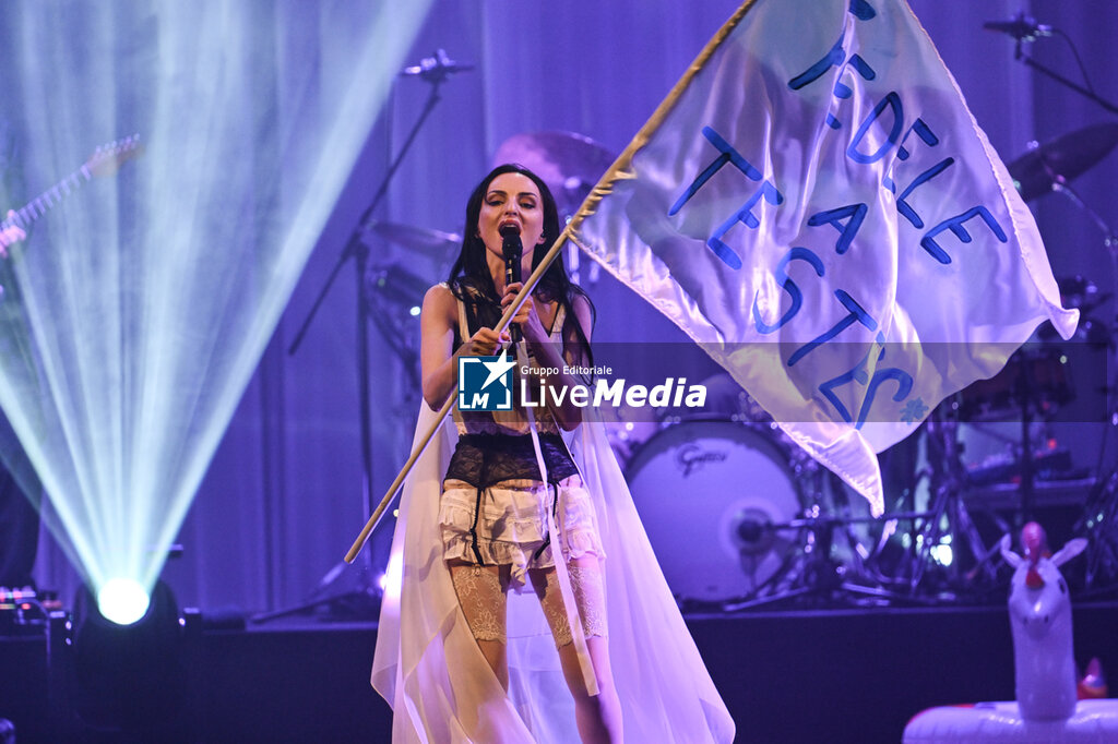 ARISA LIVE TOUR  - CONCERTS - SINGERS AND ARTISTS
