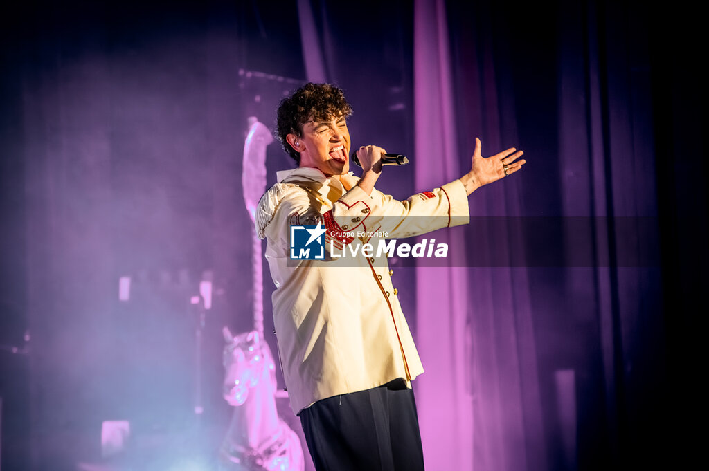 MICHELE BRAVI -  COMMEDIA MUSICALE TOUR 2026 - CONCERTS - SINGERS AND ARTISTS