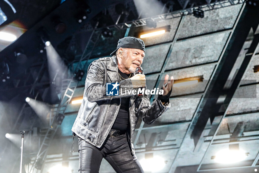 Vasco Rossi - CONCERTS - SINGERS AND ARTISTS