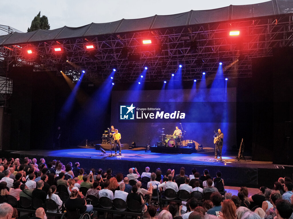 WHITE LIES LIVE 2026 - CONCERTS - SINGERS AND ARTISTS