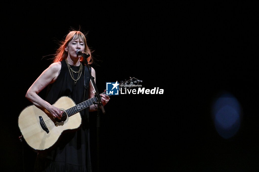 Suzanne Vega - Flying With Angels Tour 2026 - CONCERTS - SINGERS AND ARTISTS