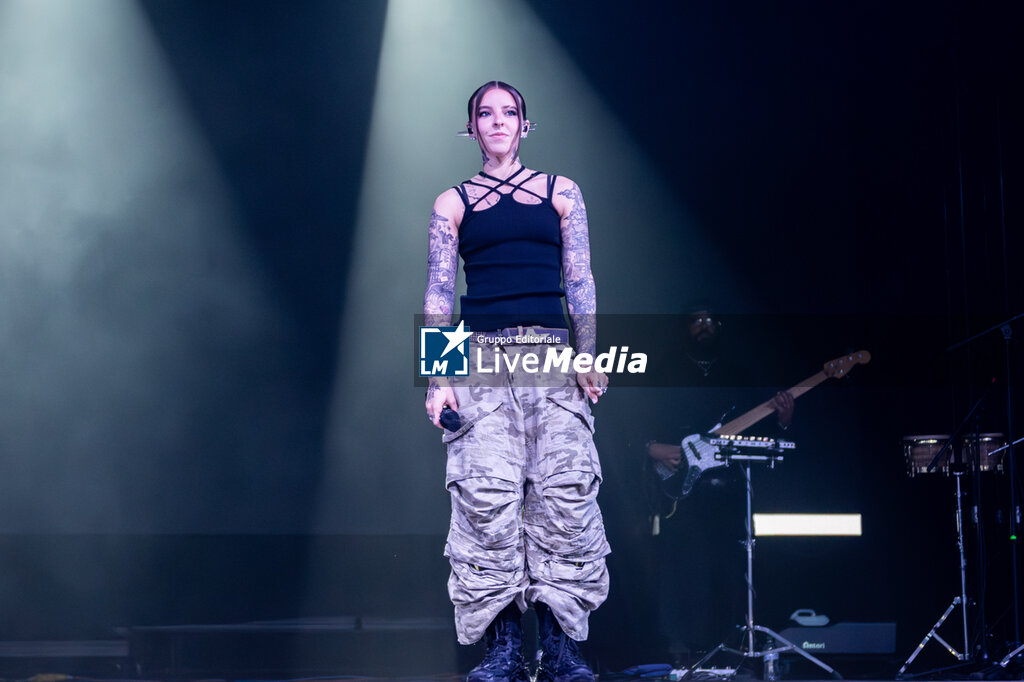 Young Miko - CONCERTS - SINGERS AND ARTISTS