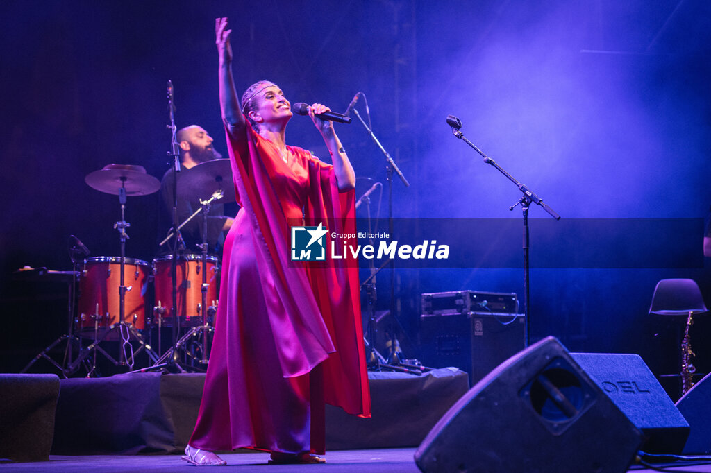 Noa - CONCERTS - SINGERS AND ARTISTS
