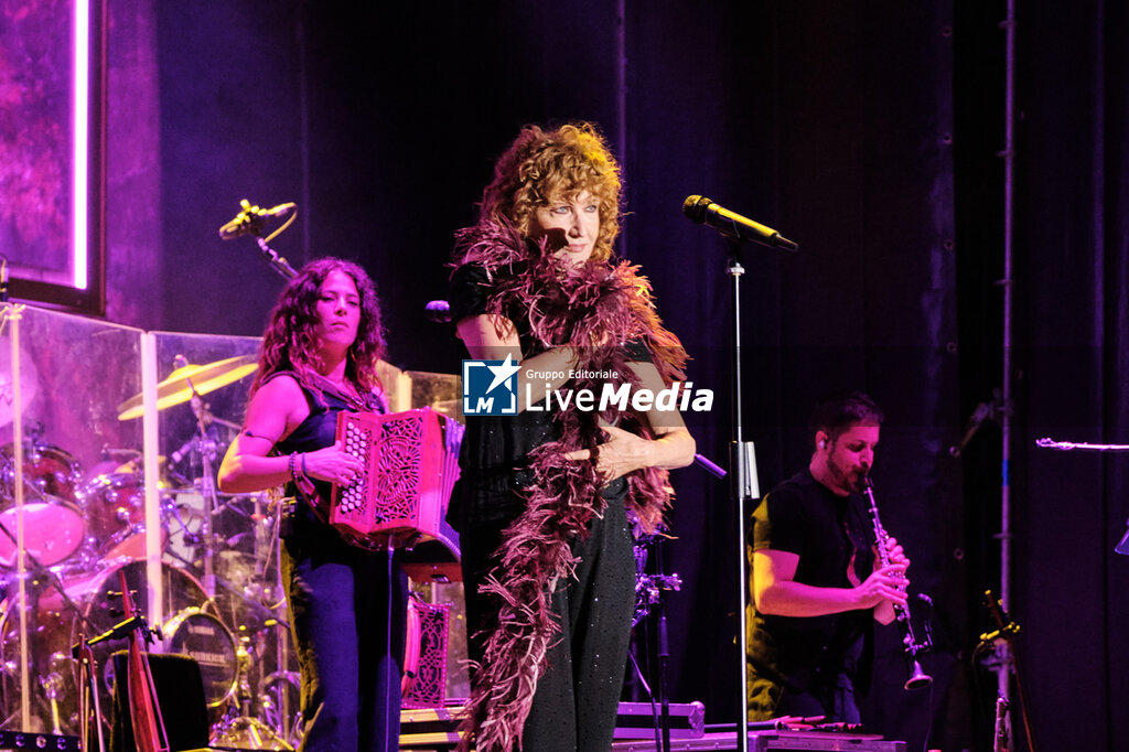 FIORELLA MANNOIA - FIORELLA CANTA FABRIZIO E IVANO: ANIME SALVE  - CONCERTS - SINGERS AND ARTISTS