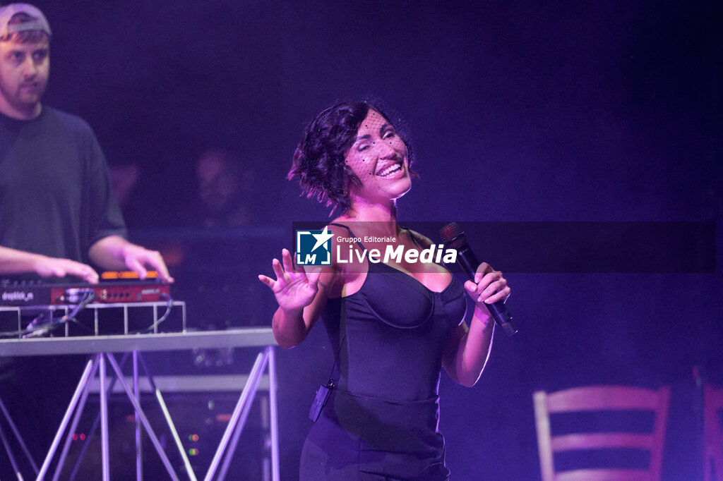 SERENA BRANCALE - SACRO TOUR - CONCERTS - SINGERS AND ARTISTS