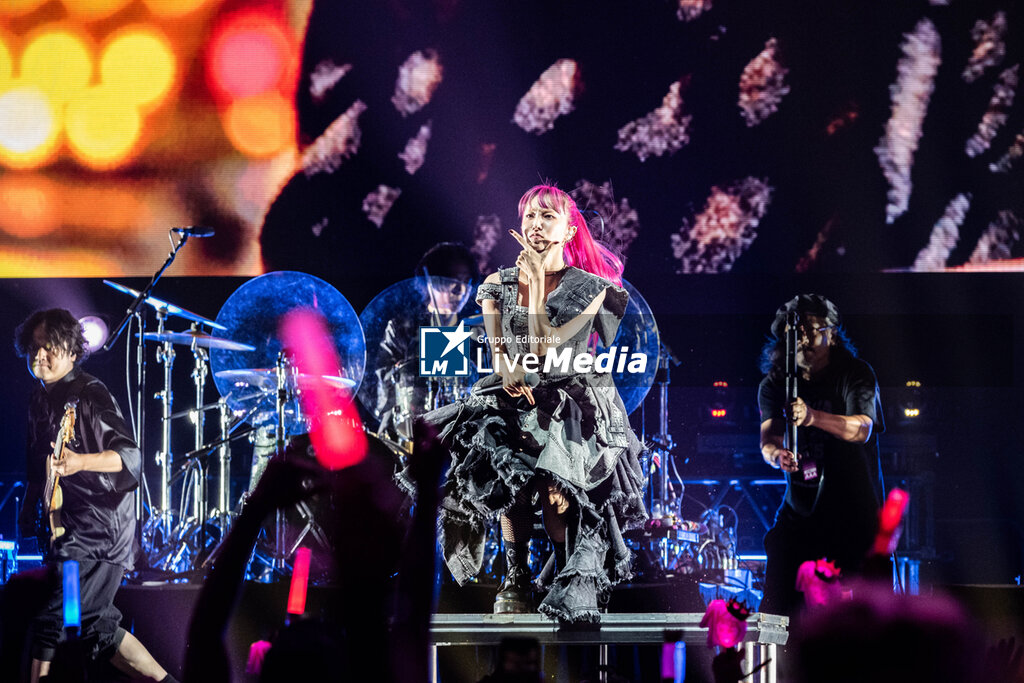 LiSA -  LiVE is Smile Always~15~(iCHiNiTSUiTE GO) - CONCERTS - SINGERS AND ARTISTS
