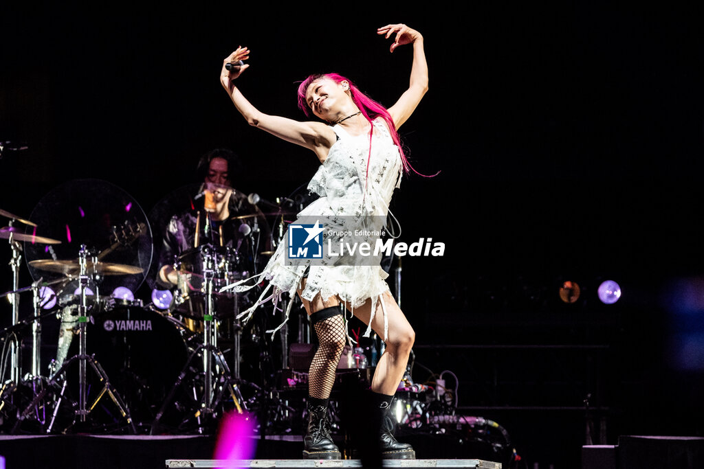 LiSA -  LiVE is Smile Always~15~(iCHiNiTSUiTE GO) - CONCERTS - SINGERS AND ARTISTS