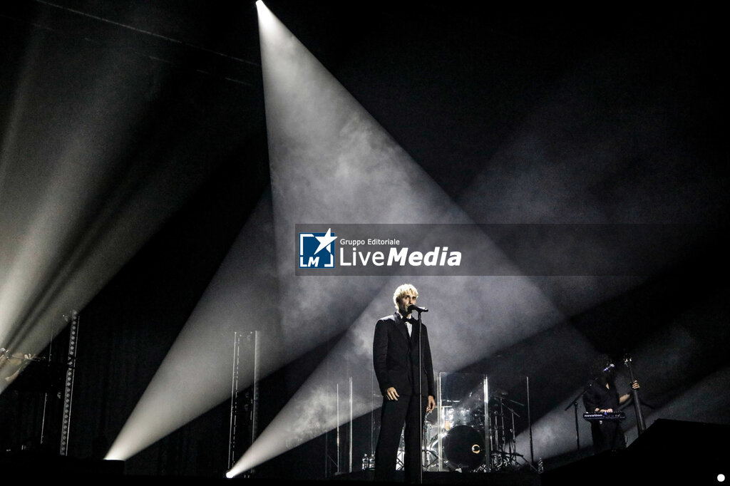 Mr Rain - CONCERTS - SINGERS AND ARTISTS