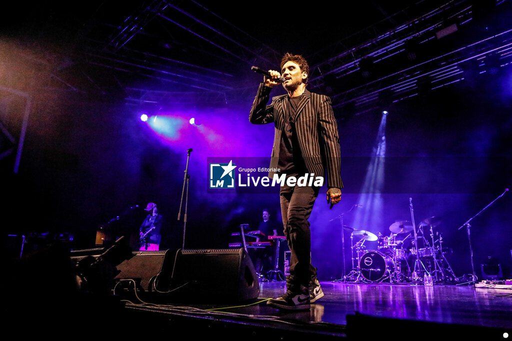 Fabrizio Moro - CONCERTS - SINGERS AND ARTISTS