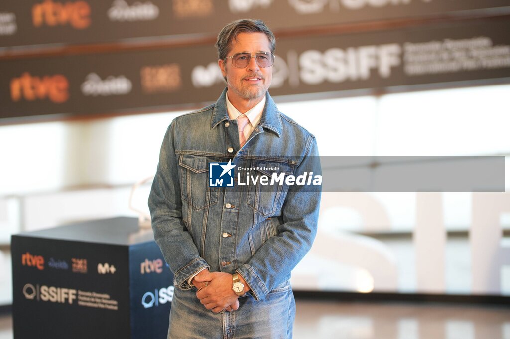  Brad Pitt at photocall for film 