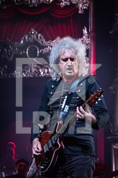 2022-07-11 - Brian May (Queen) - QUEEN + ADAM LAMBERT - RHAPSODY TOUR - CONCERTS - MUSIC BAND